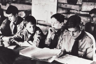 Oddílová schůzka 5. oddílu Psohlavců krátce<br>před oficiální obnovou Junáka v roce 1968 |<br> foto: archiv Jiřího Zachariáše